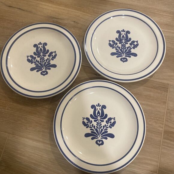 Pfaltzgraff “Village” Collection Plates Set Of 3 White & Blue Flowers 7" - Picture 1 of 7